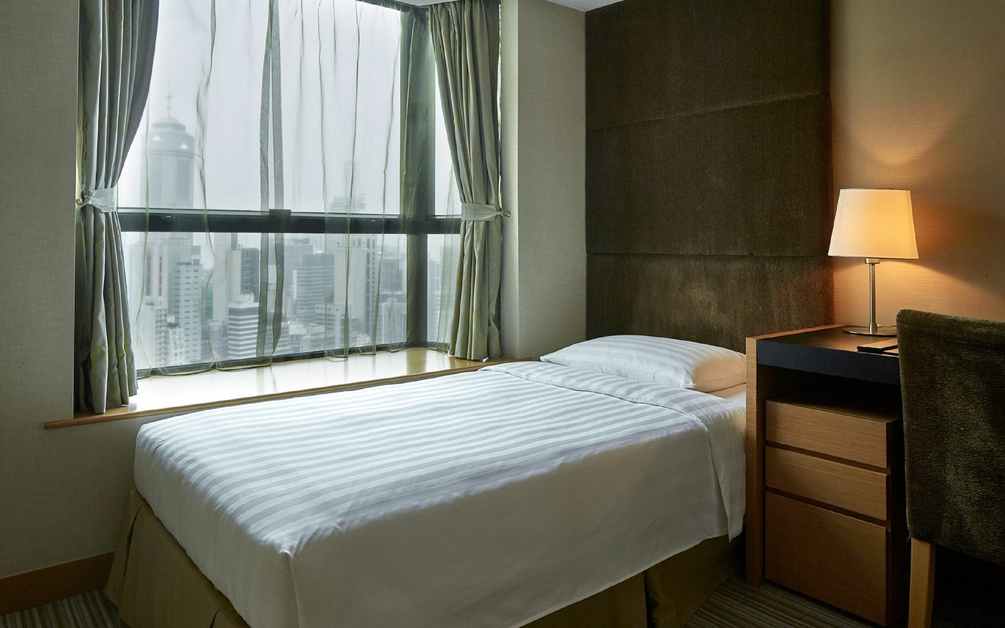 Two Macdonnell Road Aparthotel Hong Kong Exterior foto