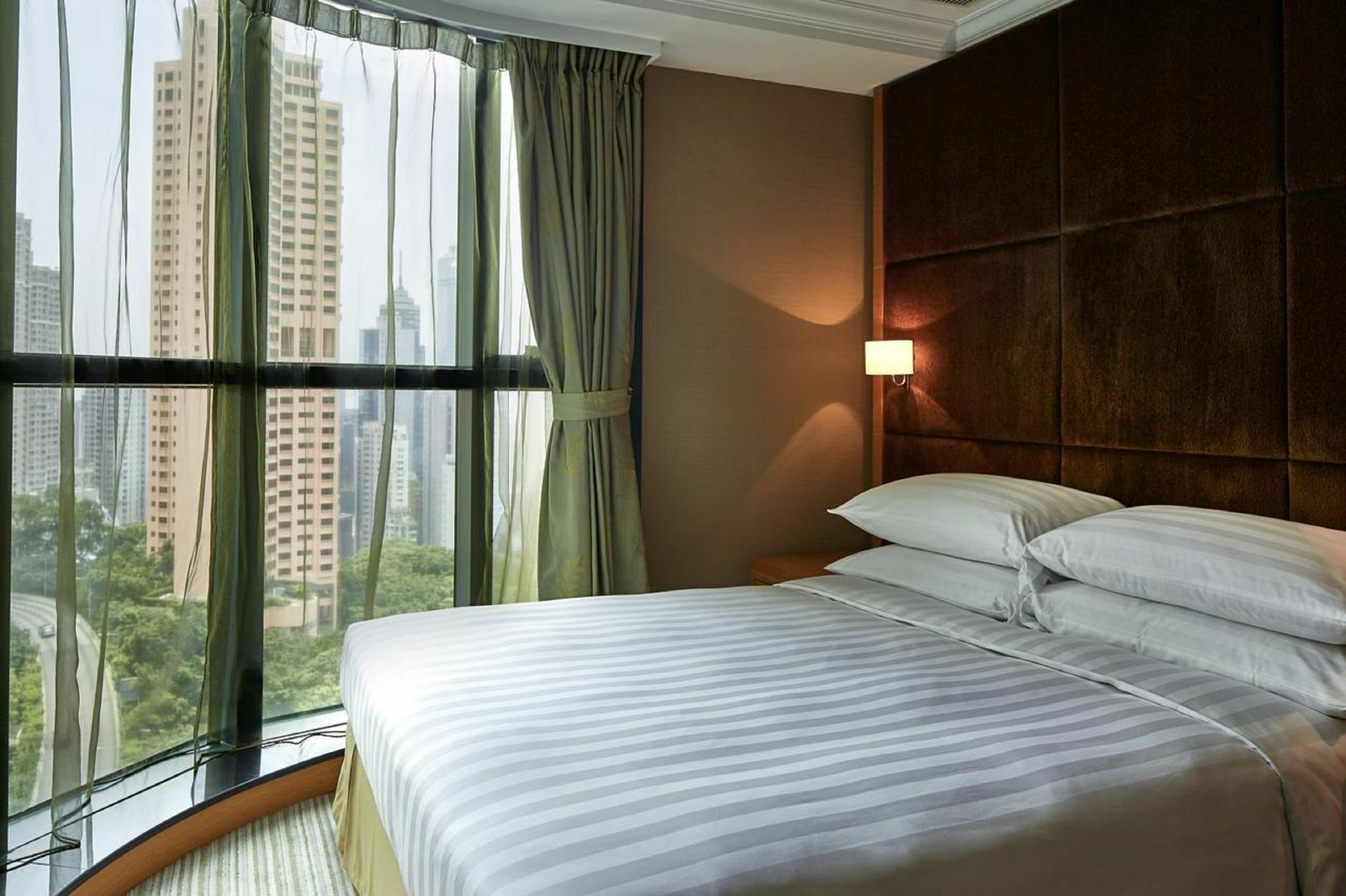 Two Macdonnell Road Aparthotel Hong Kong Exterior foto